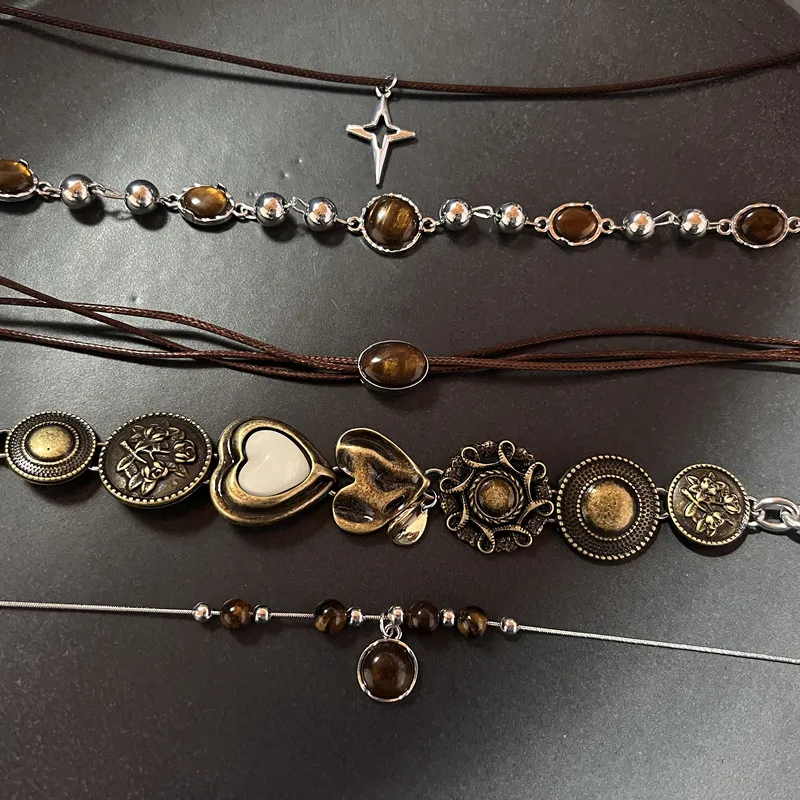 Vintage Leather Brown Stone Pendant Necklace Stacking Choker Temperament Clavicle Chain for Women Girl Autumn Winter Necklace