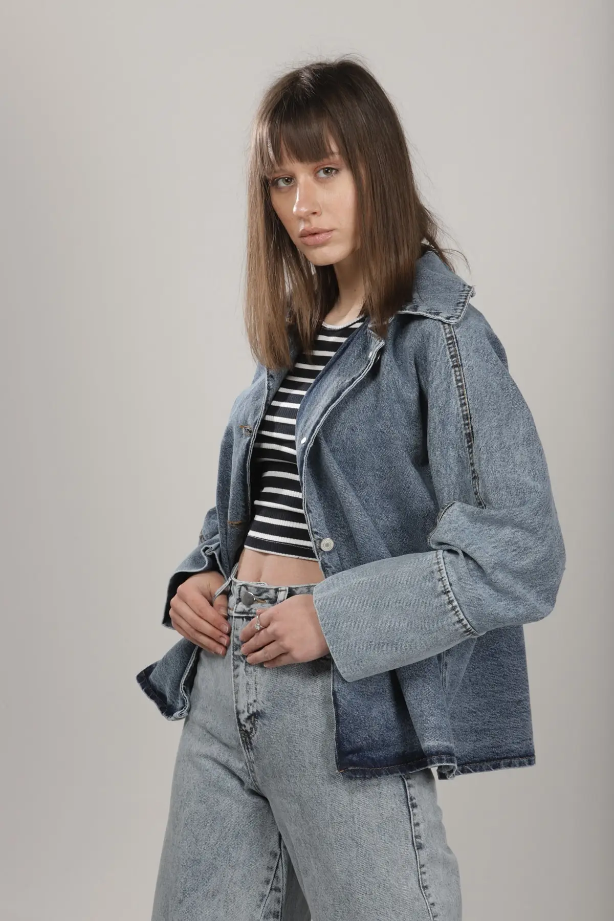 

Женская модная джинсовая куртка, женская джинсовая куртка на пуговицах