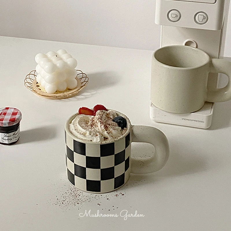 

*Mushrooms Garden*Black and White Checkerboard Mug Ink Splash Cream Hemp Dot Ceramic Couple Fat Handle Oatmeal Mug