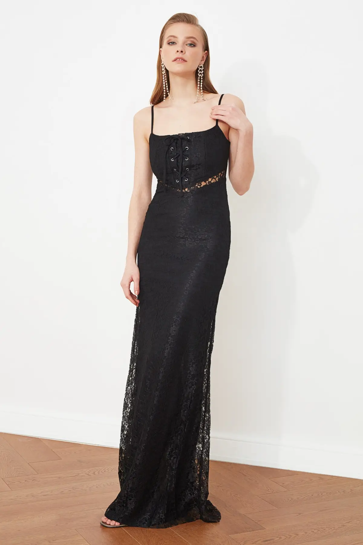 

Trendyol Eyelet Detail Evening Dress & Prom Gown TPRSS20AE0313