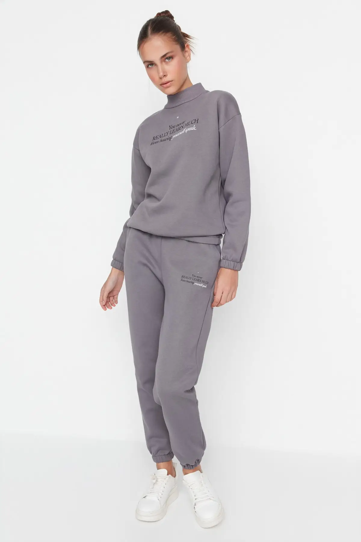 

Loose mold song knitted tracksuit suit TWOAW23EM00014