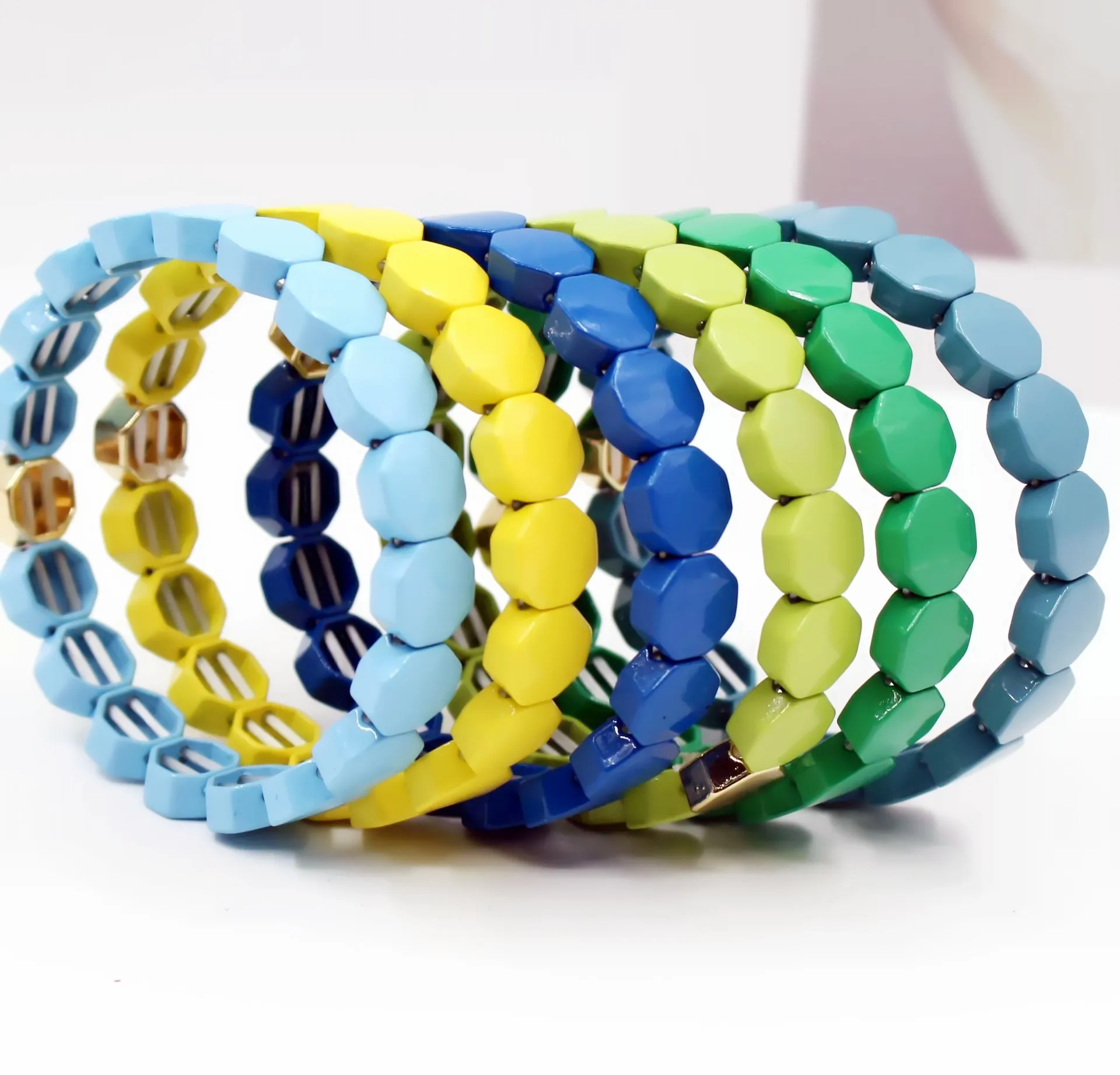 

2022 New Fashion Simple Feminine Enamel Bracelet Handmade Elastic String Enamel Bead String Elegant Cuff Charm Bracelet Jewelry