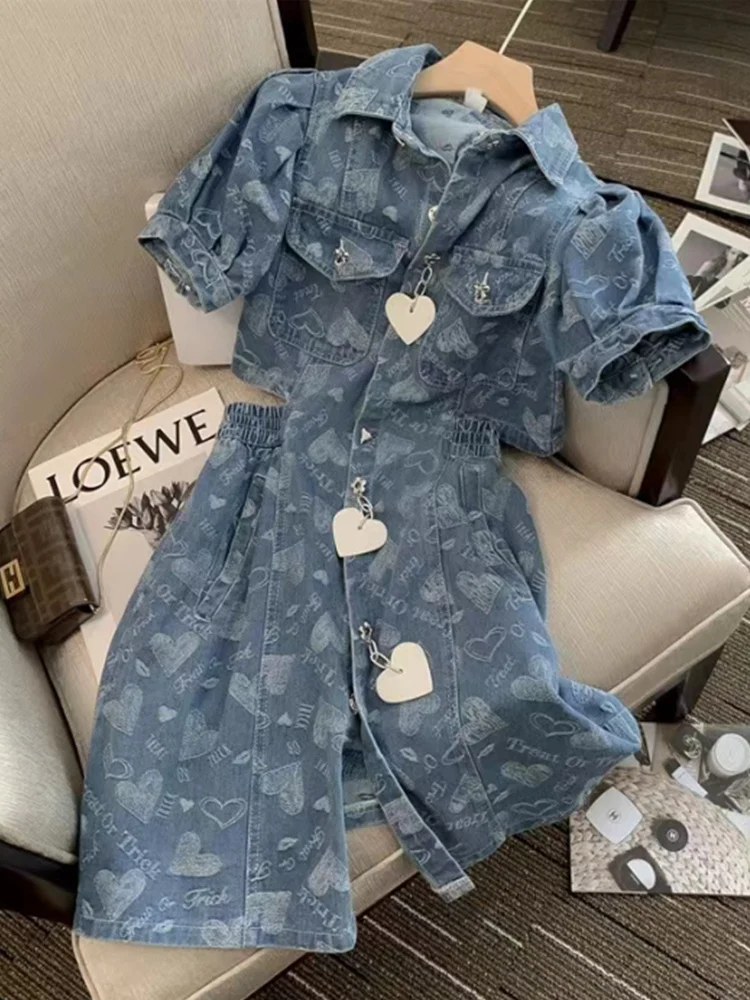 Женское джинсовое платье с коротким рукавом голубое из денима пузырьками