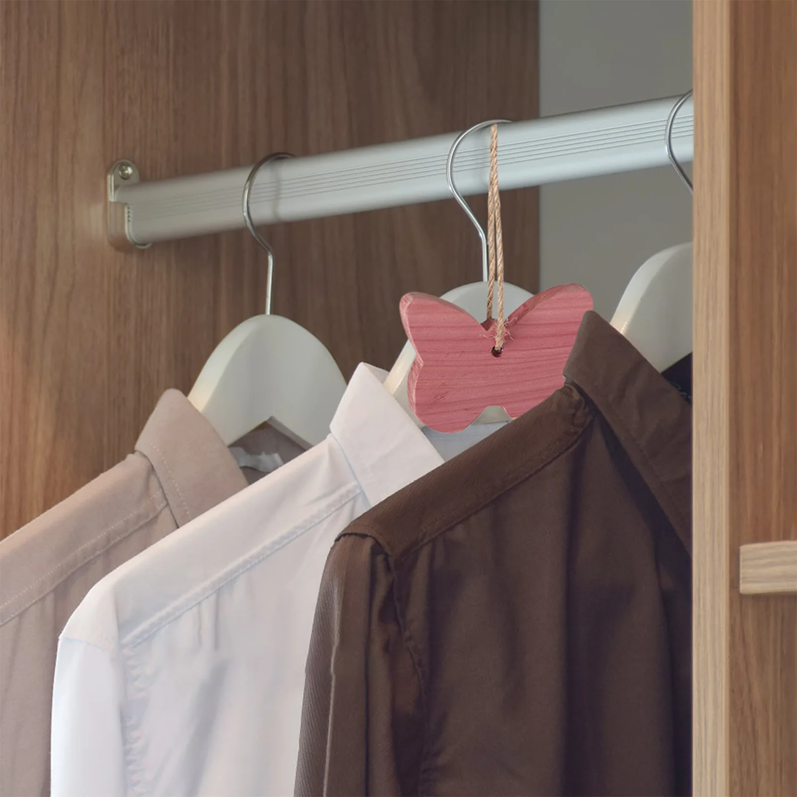 

2pcs Scented Butterfly-shaped Cedar Hangers For Closet Cedar Blocks Cedar Closet Liner Planks Closet Deodorizer