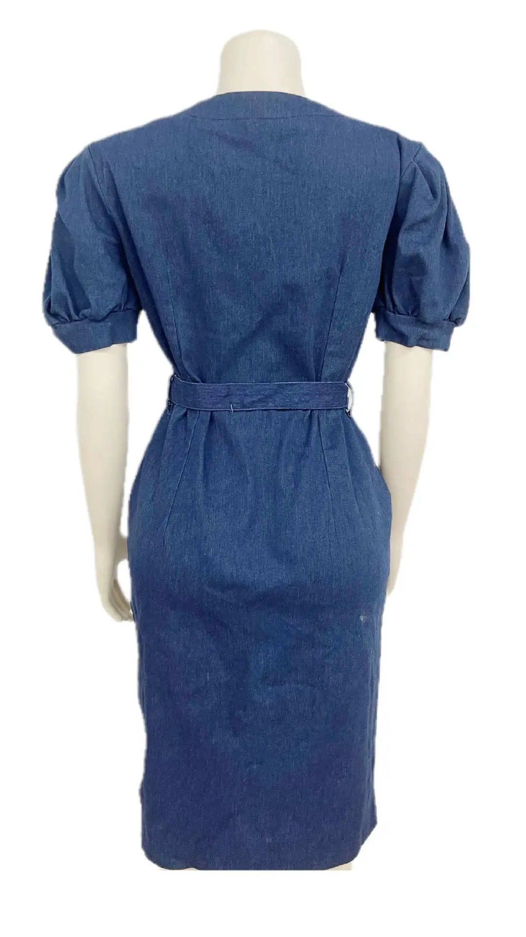 Рисунок 4 - Платье женское джинсовое с V-образным