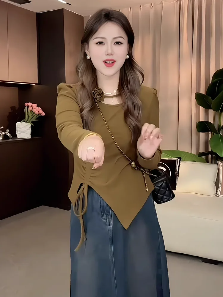 Женская трикотажная футболка обнимающая живот осенняя