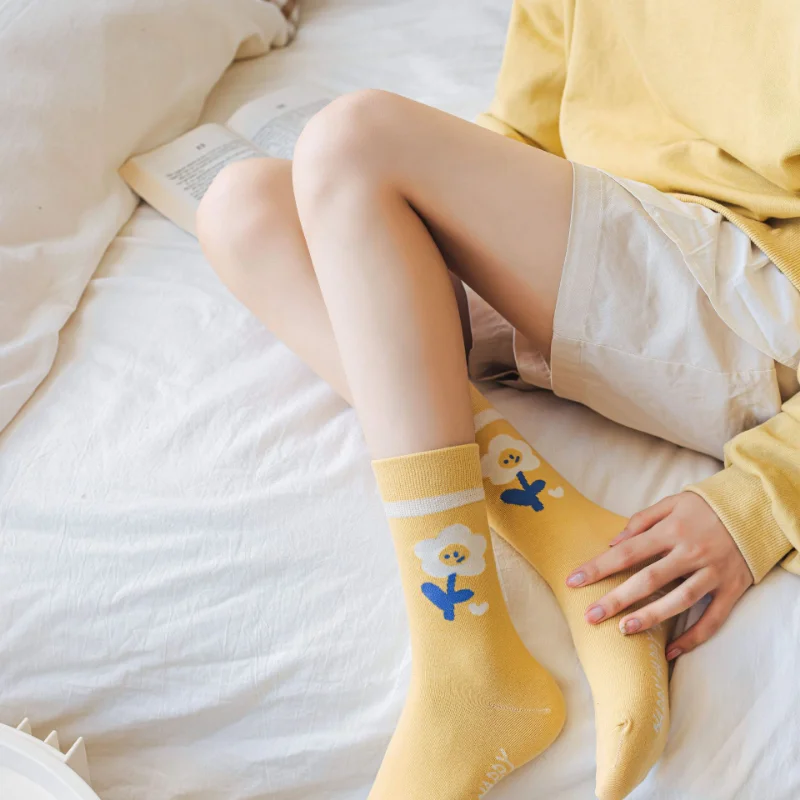 Autumn Winter New Lovely Sock Women Flower Pattern All Match Sweet Popular Middle Tube Pile Pile Socks Women Socks Cute Socks
