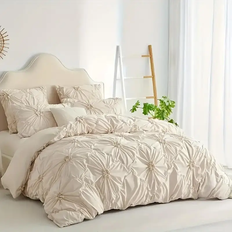 Фото Комплект из 3 предметов: пододеяльник и 2 наволочки в богемном стиле с ромбовидным узором, объемными цветами и однотонным фоном (без наполнителя для подушек) №1