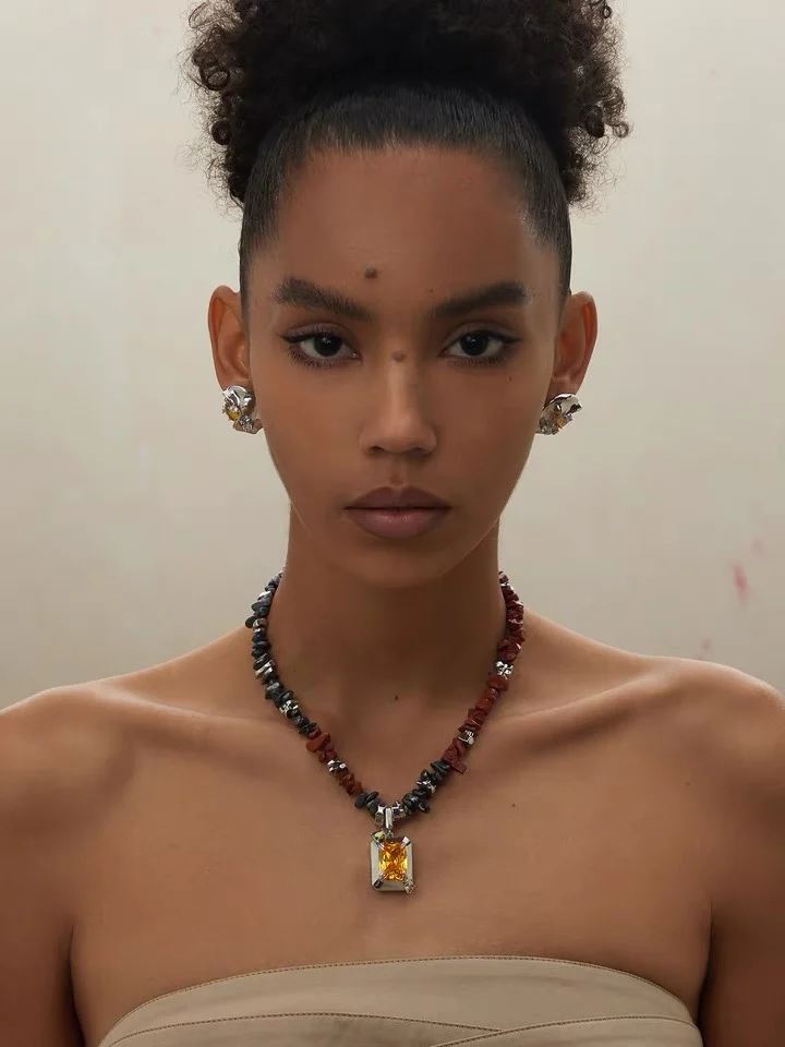 

Original Natural Crushed Stone Stitching Yellow Zircon Pendant Men's and Women's Necklace