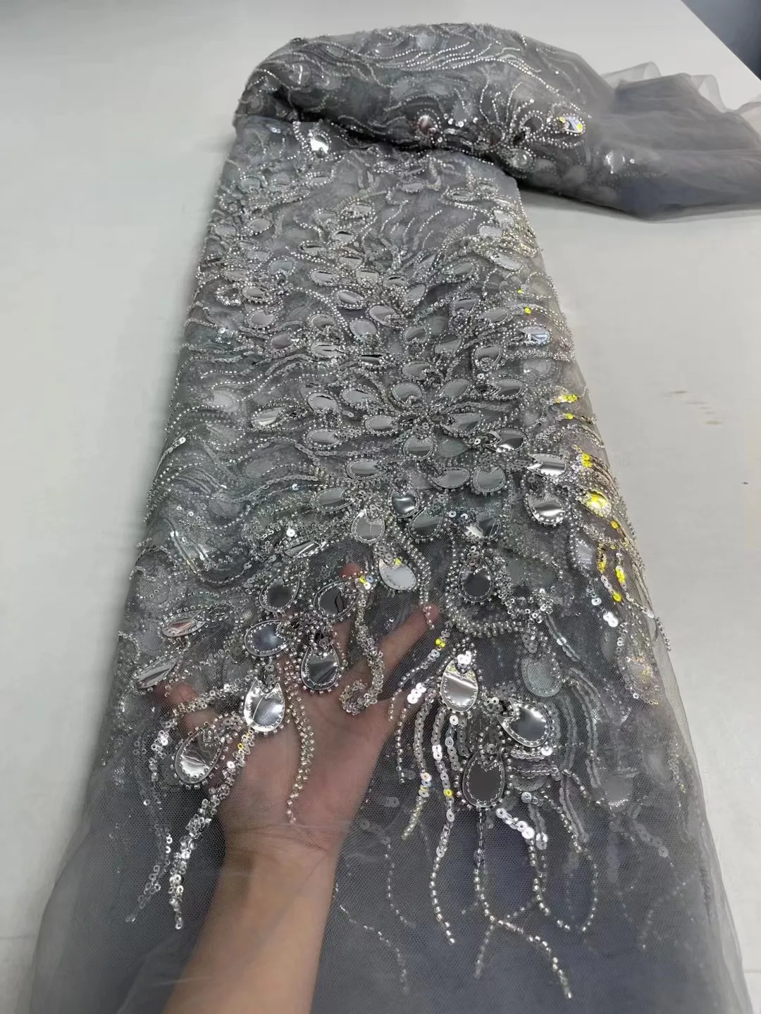 

Grey High-End Sequins Embroidery French Mesh Lace Fabric Latest African Handmade Beads Tulle Lace Fabrics for Party
