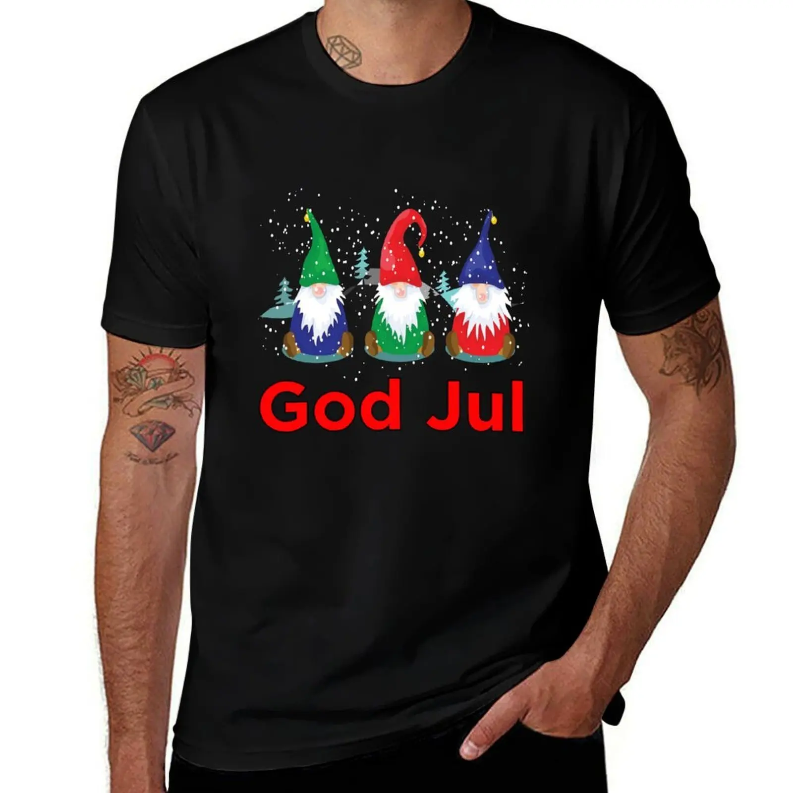 Фото Футболка God Jul Tomte Nisse Scandinavian Merry Christmas Gnomes Elves, повседневная дышащая футболка с короткими рукавами №1