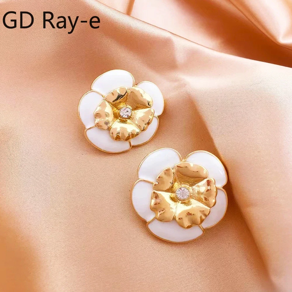 

Korean Delicate Multi-color Camellia Earring for Women Fashion Jewelry New Enamel Flower Crystal Earrings Wholesale