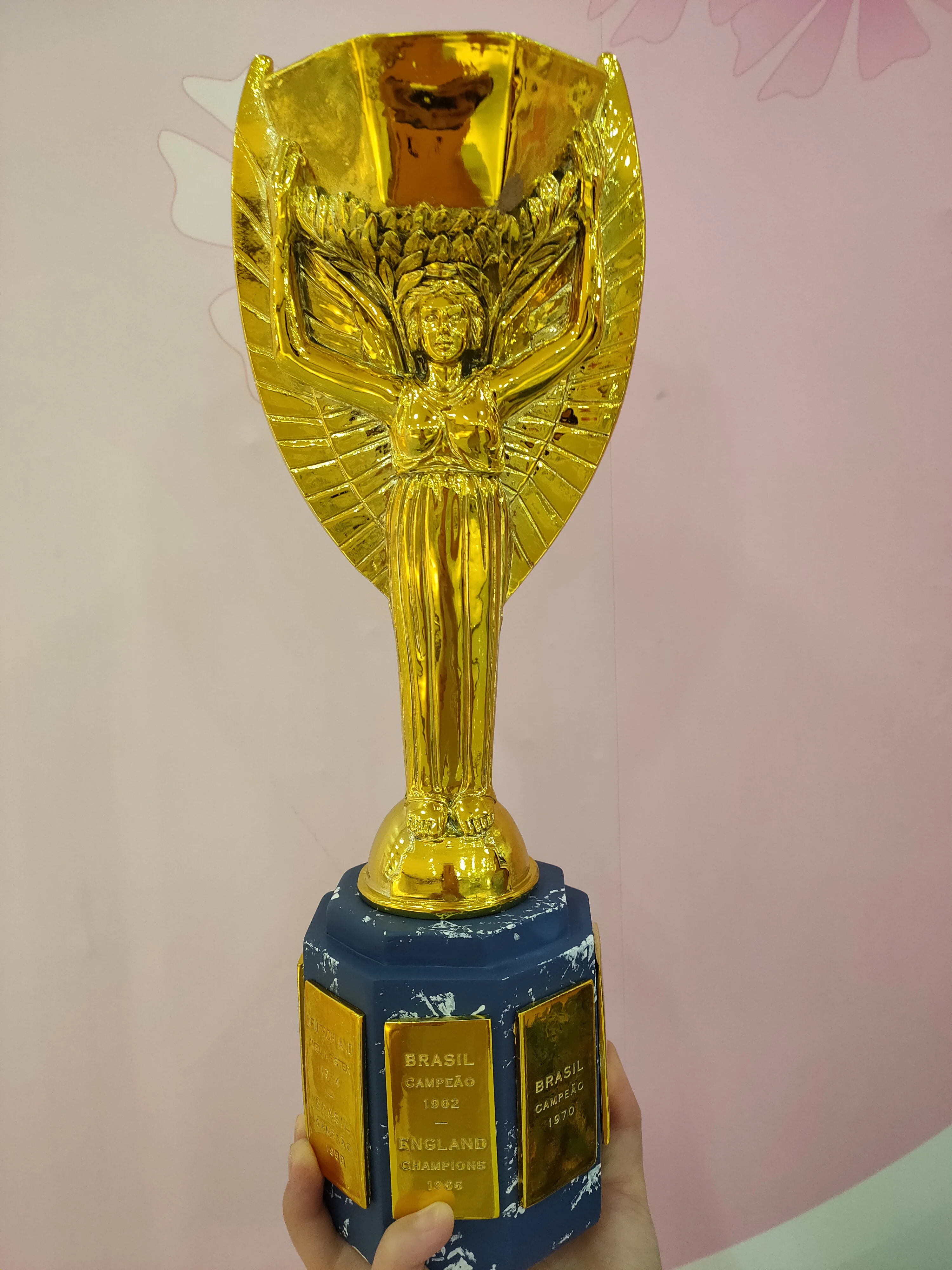 

Football Trophy Cup Jules Rimet Trophy CPU Nice Gift for Soccer Souvenirs Award Soccer Ball Fans Collection
