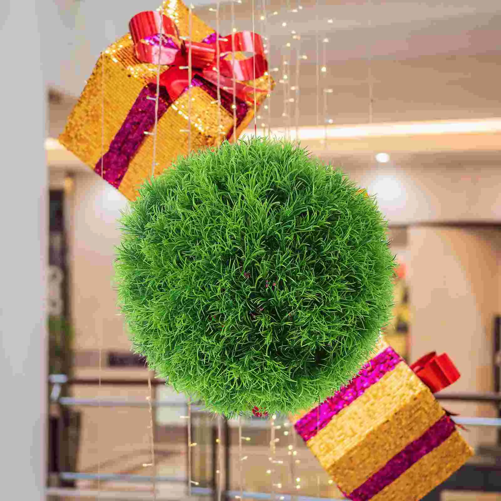 

Decorations Artificial Grass Ball Faux Plastic Green Leaf Decorative Balls