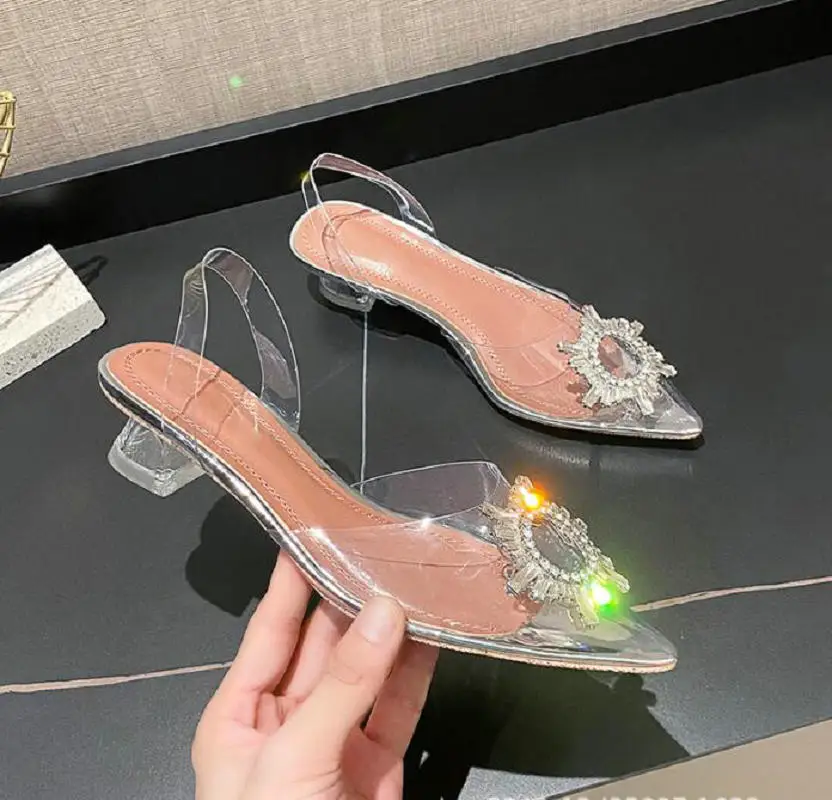 

Belle 2022 American European Large Pointed Pvc Crystal and Sunflower Slingbacks Banquet Wedging Single AMINA MUADDI Shoes
