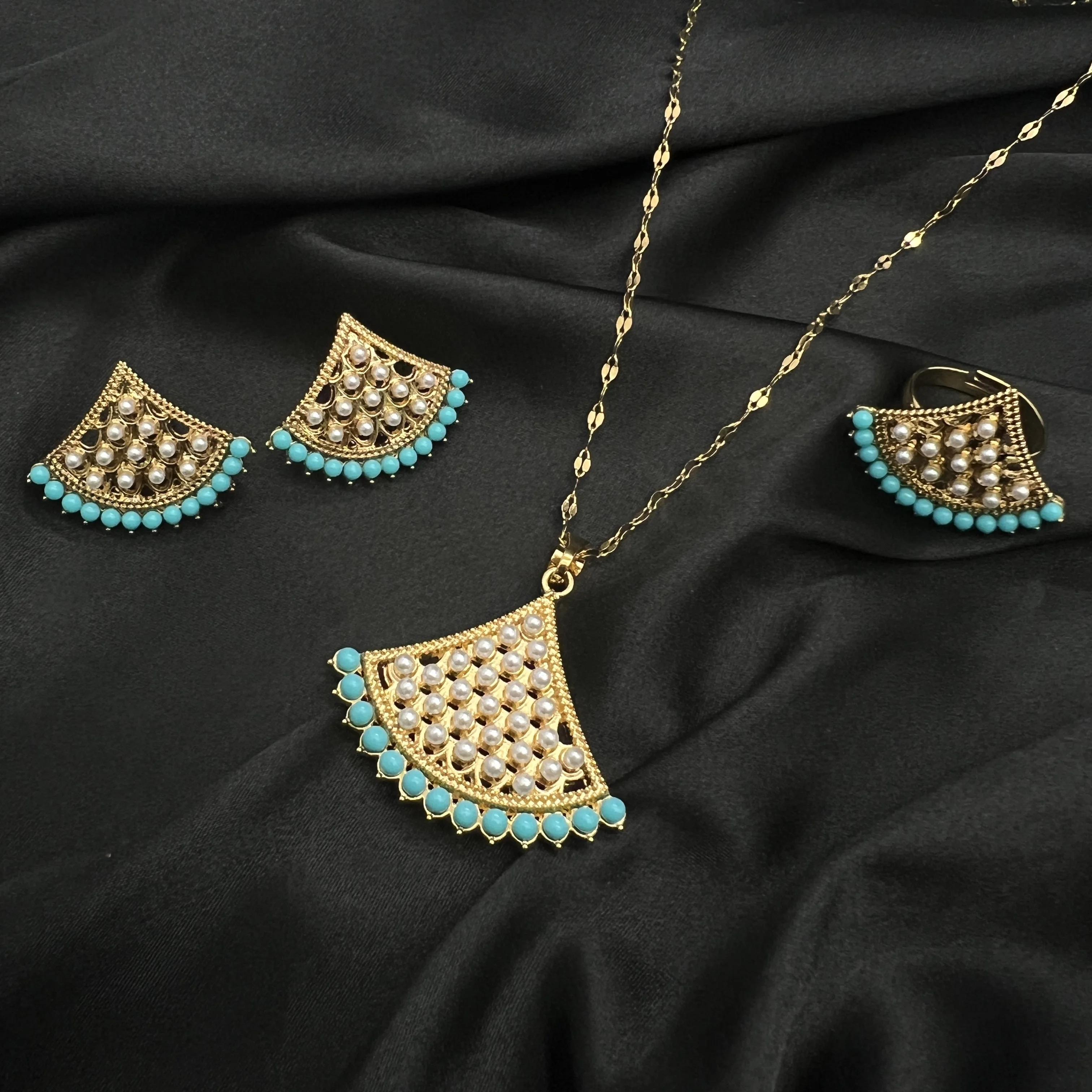 

MANDI Scalloped Blue Natural Stone Pearl Inlaid Pendant Earring Ring Necklace Set High Quality Gold Plated Non-Fade Jewelry Sets