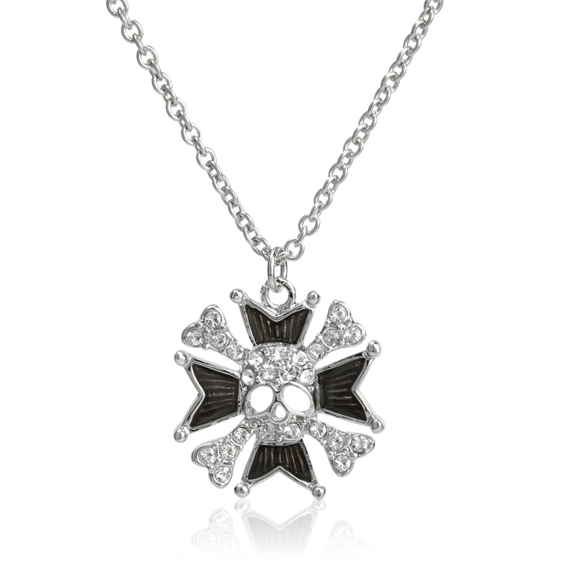 

Popular Vivienne West Queen Clover Skull Necklace For Fashion Women Jewelry Punk Style Pendant Clavicle Chain Couple Gift