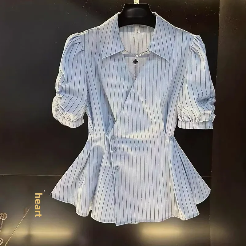 Стильная приталенная полосатая рубашка с v-образным вырезом Новое поступление