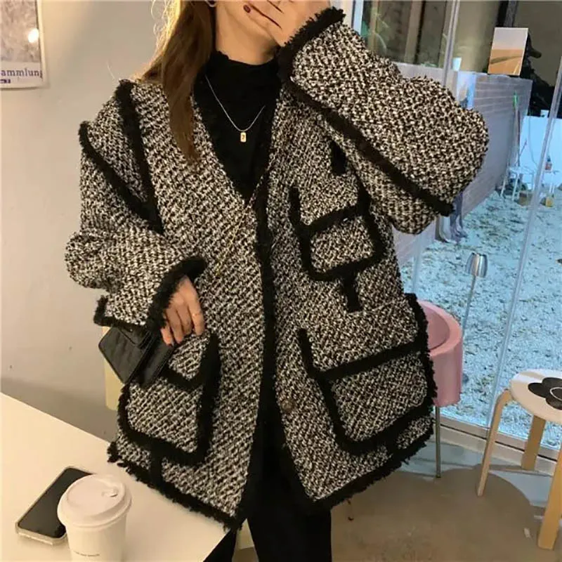 Autumn And Winter New Korean Fashion Retro Short Coat V-Neck Fur Fringe Street Style Single Breasted Top Splicing Small Fragranc