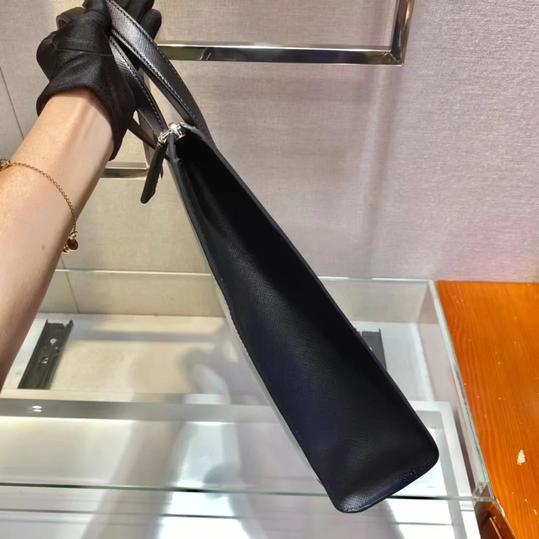 Classic Leather Briefcase Famous Brand Black Sample Smart Causal Messenger Bags High Quality Office Business Men Laptop bag