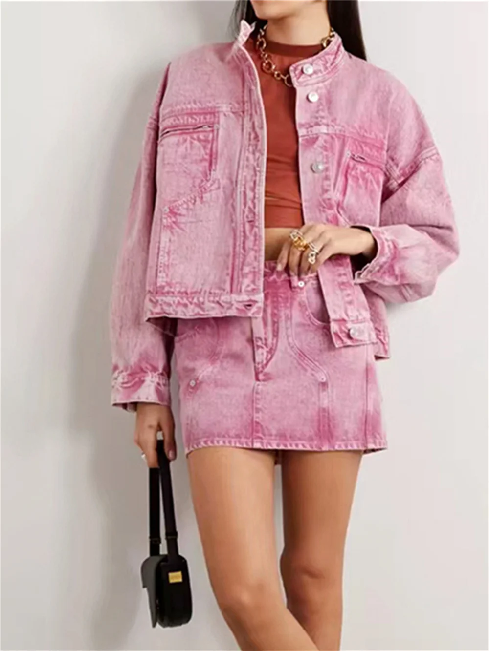 

Женская джинсовая короткая куртка, розовая потертая однобортная куртка с воротником-стойкой в стиле ретро, верхняя одежда на осень 2023