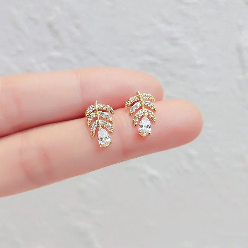 

14K Gold Diamond Leaf Ear Clips Without Pierced Net Red Fashion Temperament Aros Mujer Oreja Yellow Gold Orecchini Drop Earrings