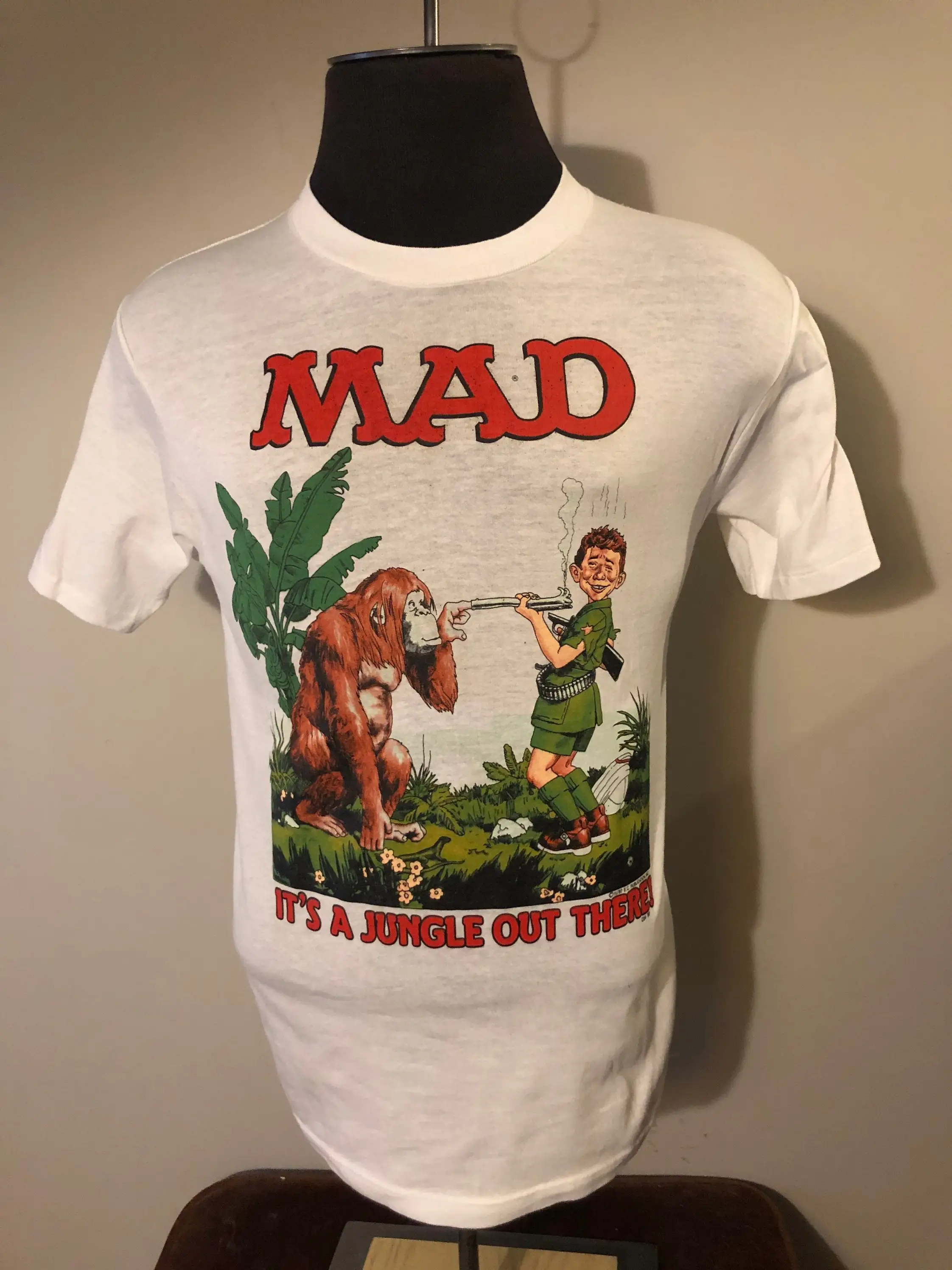 Винтажная футболка MAD Magazine It s Like a Jungle Out There Cover