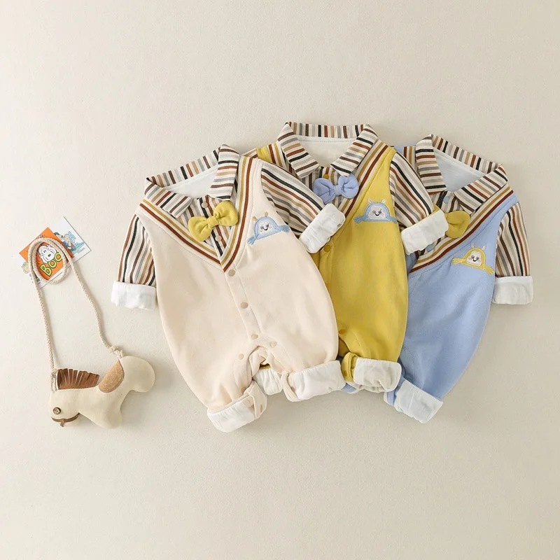 

Spring new baby clothes full moon male baby handsome Korean long sleeved Khaki newborn double layered crawling clothes