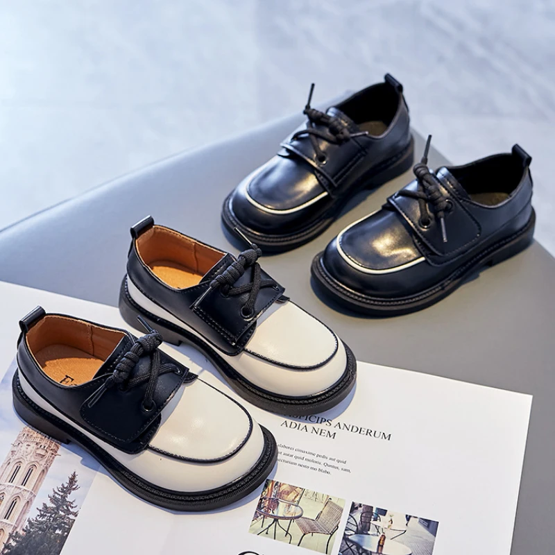 

Кожаные туфли для маленьких девочек, новинка весны 2022, Детские повседневные универсальные лоферы из искусственной кожи на шнуровке в брита...