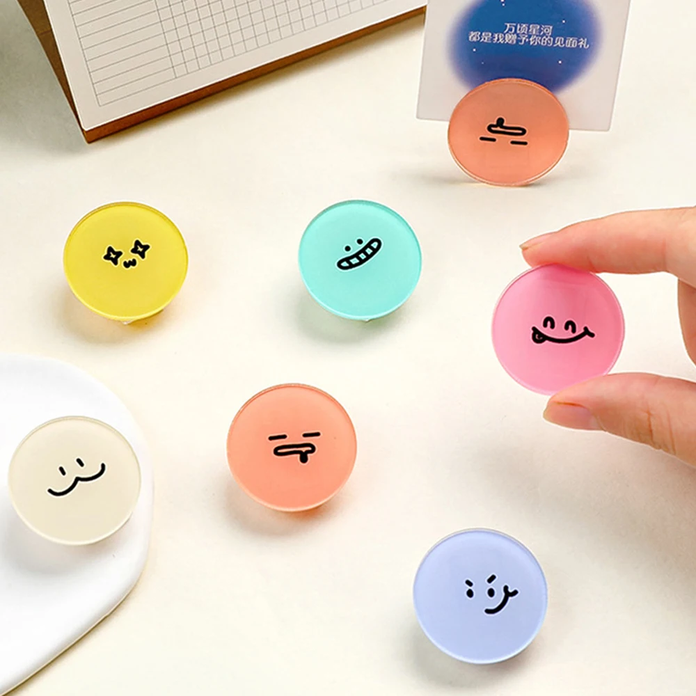 Круглая табличка. Выражение круглый. Шильдик круглый. Выражение круглый. Штамп месяц.