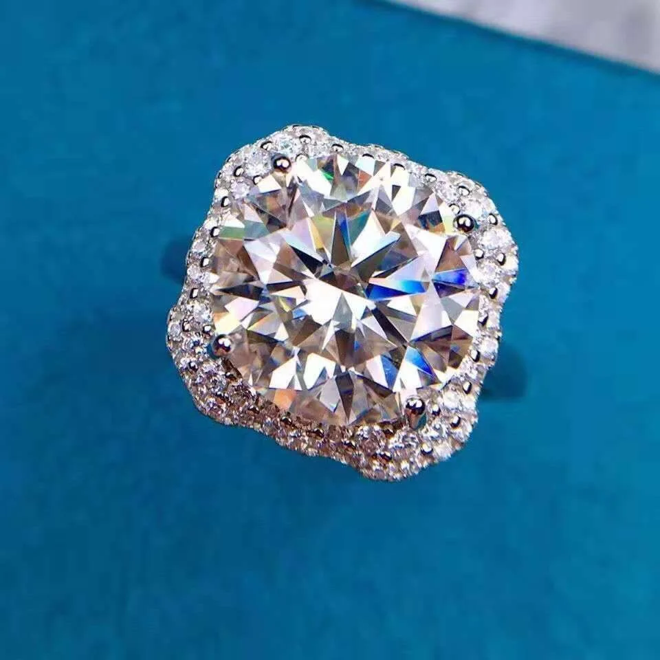 

New Design 6 Carat Moissanite Diamond Ring Hearts and Arrows Cut Trend Fashion Jewelry Accessories