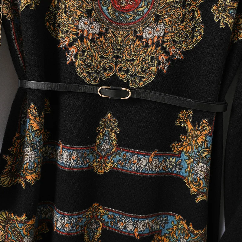 Женское трикотажное платье-свитер с длинным рукавом и поясом