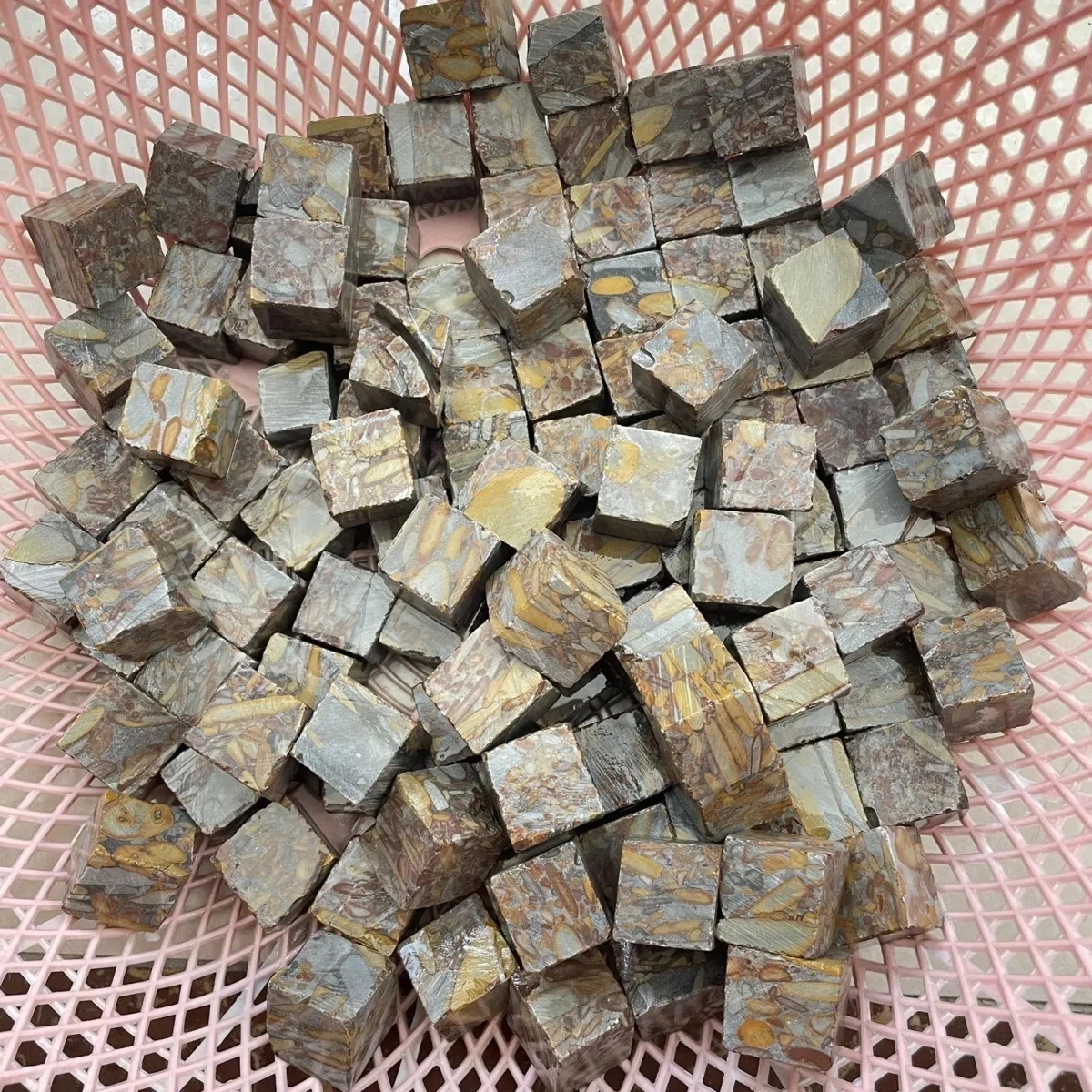 Рисунок 2 - Натуральный камень Nuwa для улучшения качества воды