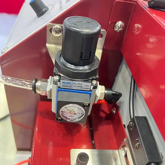 LVBU-03 Полуавтоматическая односторонняя машина для резки кромок масла кожи