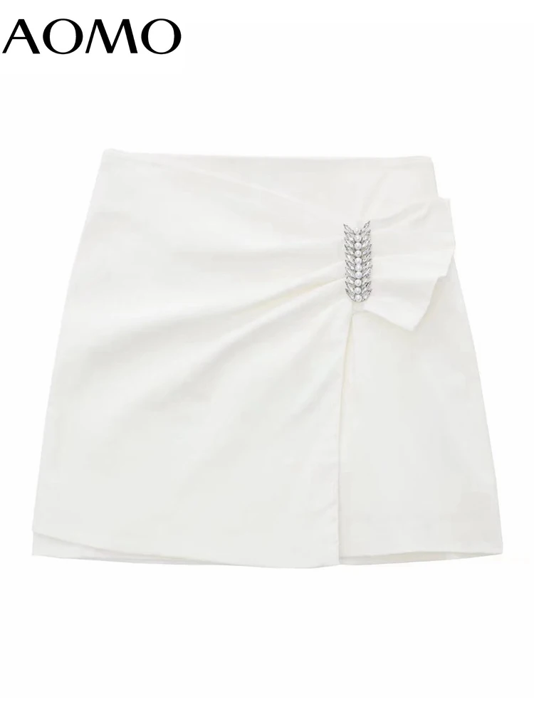 

AOMO 2022 Women Jewelry Decorate Pleated Skirts Zipper French Style Female White Mini Skirt 3H355A