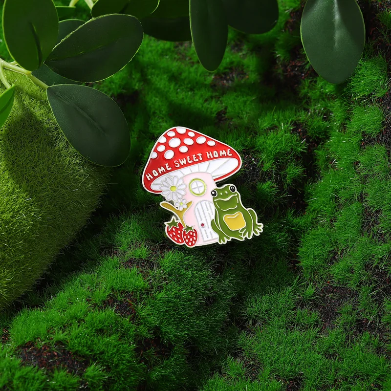 

1 Pcs Creative Animal Plant Enamel Brooch Frog Mushroom House Flower Strawberry Alloy Pins Badge Fashion Jewelry Gift