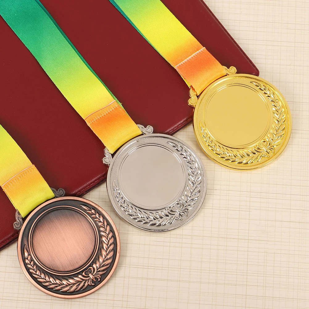 5.2cm Medal Gold Silver Bronze Trophy Award Medals Winner Reward Outdoor Sports Competitions Prizes Football Play Souvenir Gifts