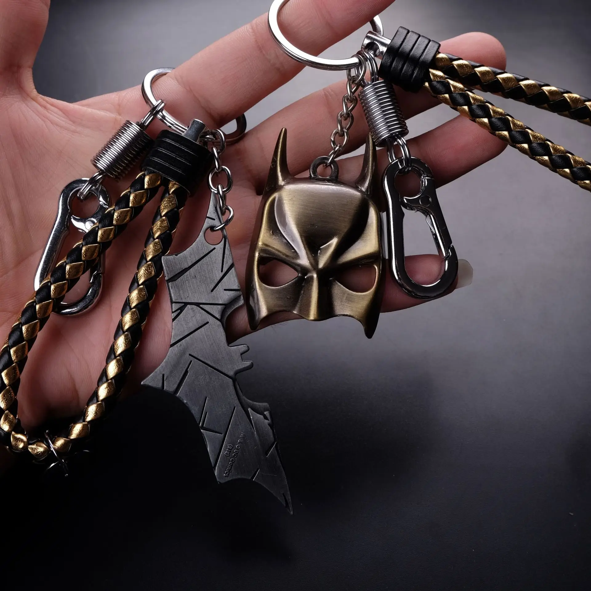 10 см Bandai Бэтмен Фигурка логотип брелок металлическая модель аксессуары Подвески