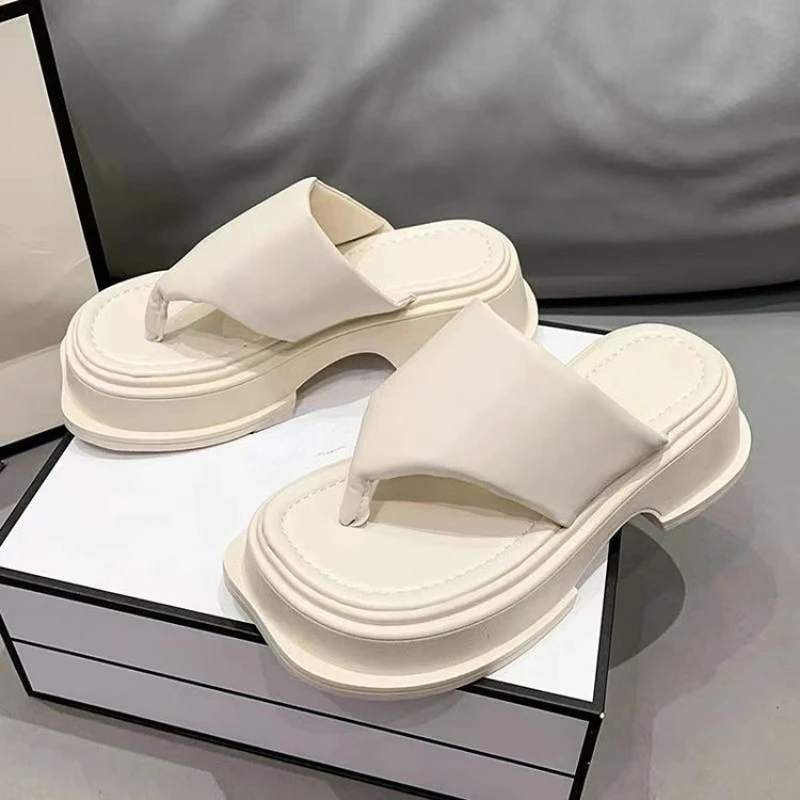 

Ladies Beach Thick Bottom Sandals Summer Thick Heel Slipper New Fashion Female Casual Indoor Outdoor Platform Flip Flops