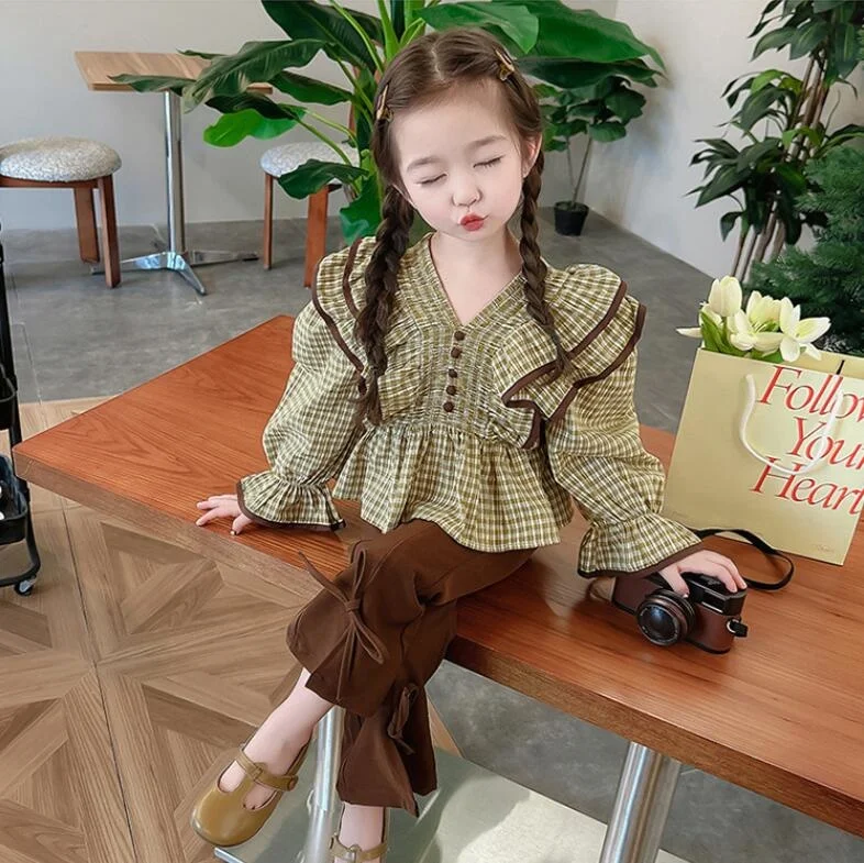 

Розничная продажа, новинка 2023, осенние модные комплекты для маленьких девочек, блузка с оборками + брюки, принцесса