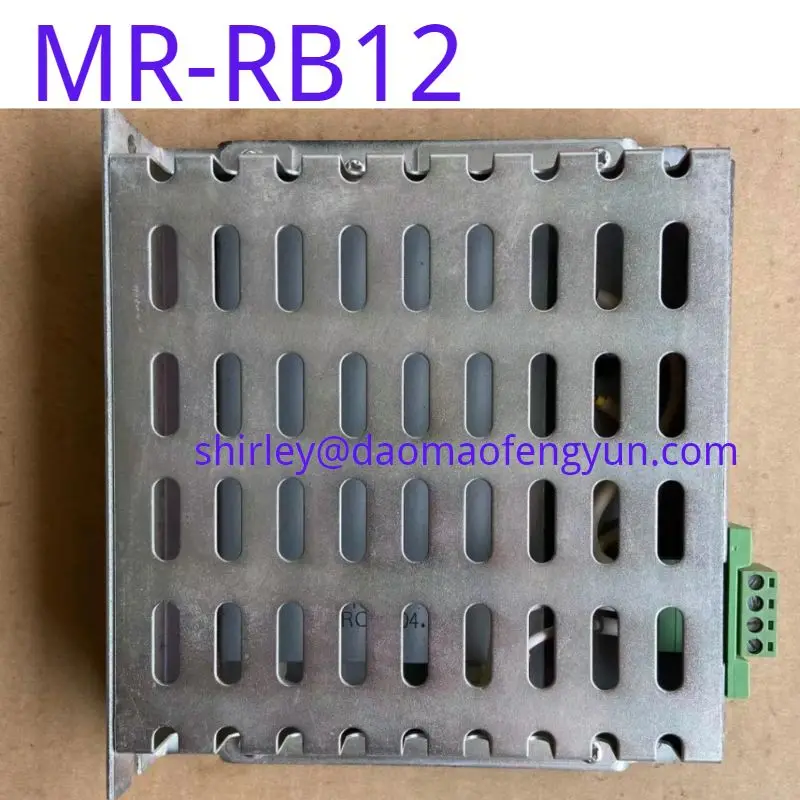Фото Б/у тормозной резистор преобразователя частоты серводвигателя MR-RB12 №2
