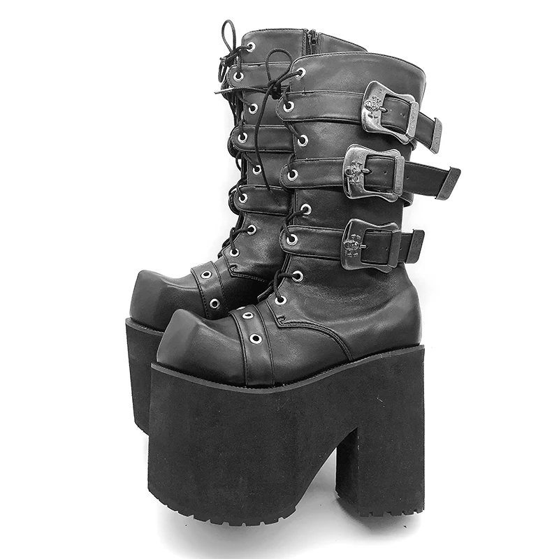 

Женские сапоги до середины икры на платформе в стиле панк, сапоги на очень высоком каблуке 16 см с треугольным носком и ремешком с пряжкой и перекрестными ремешками, обувь для подиума в рок-стиле
