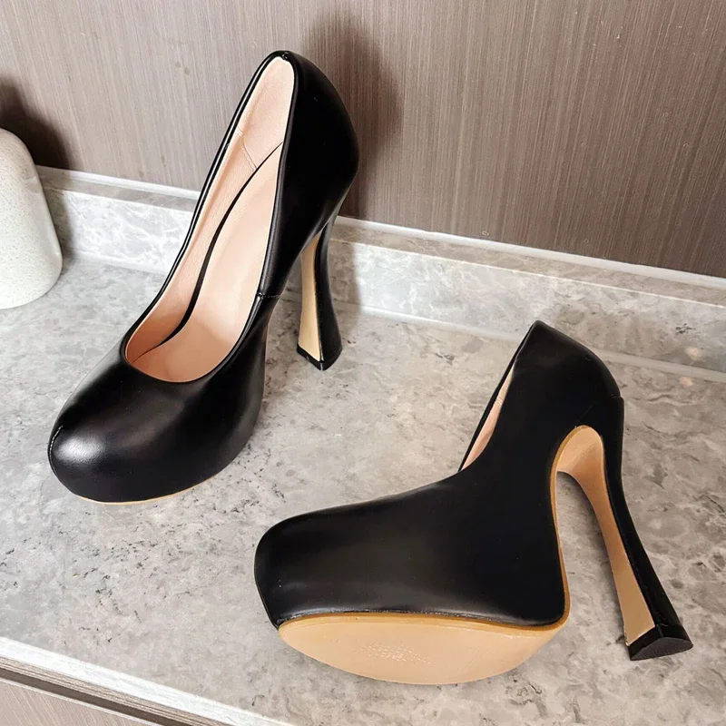 Женские туфли-лодочки на массивной платформе с круглым носком