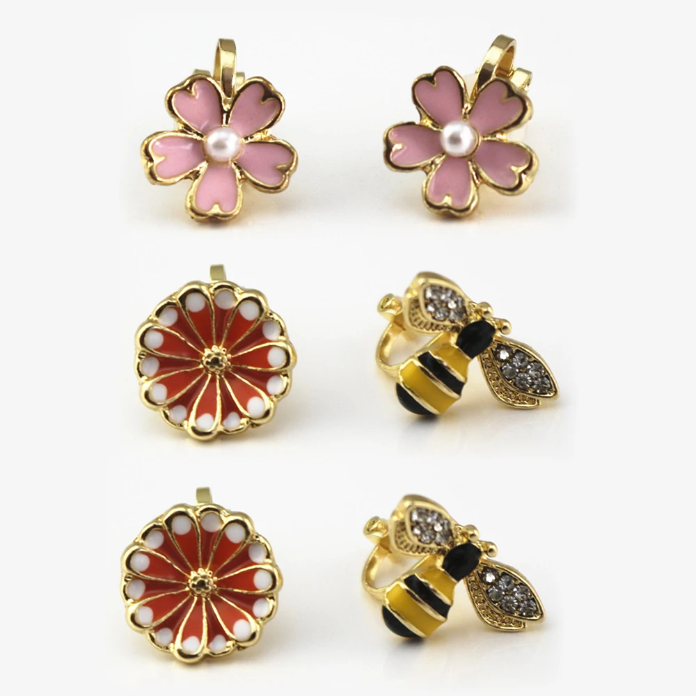 

Non Pierced Jewelry Korean Fashion Mismatched Small Cute Enamel Bumble Bee and Daisy Flower Ear Clip on Earrings for Women Girls