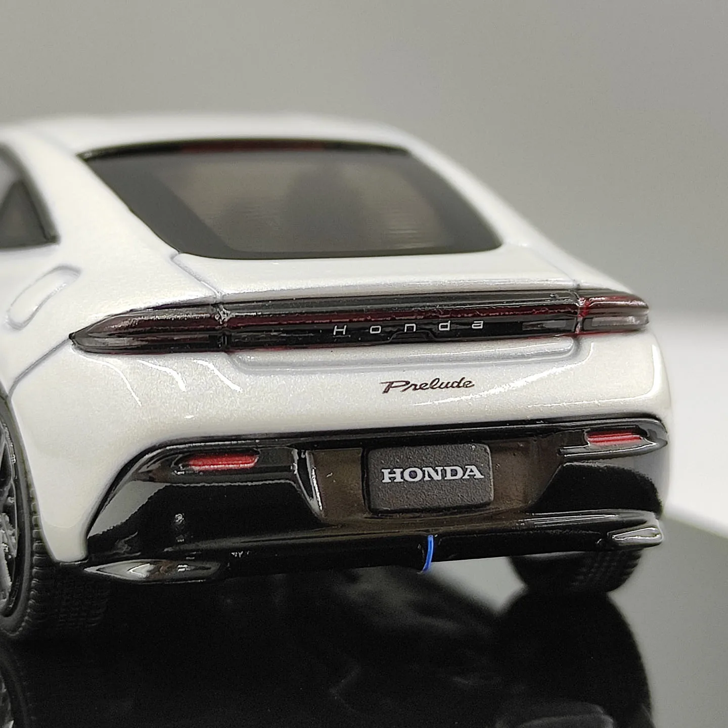Фото HJ Масштаб 1:64, литая модель из сплава, белая Honda Prelude 2025, игрушечные автомобили, классика, ностальгия, подарки для взрослых, сувенир, статичная модель для демонстрации. №4