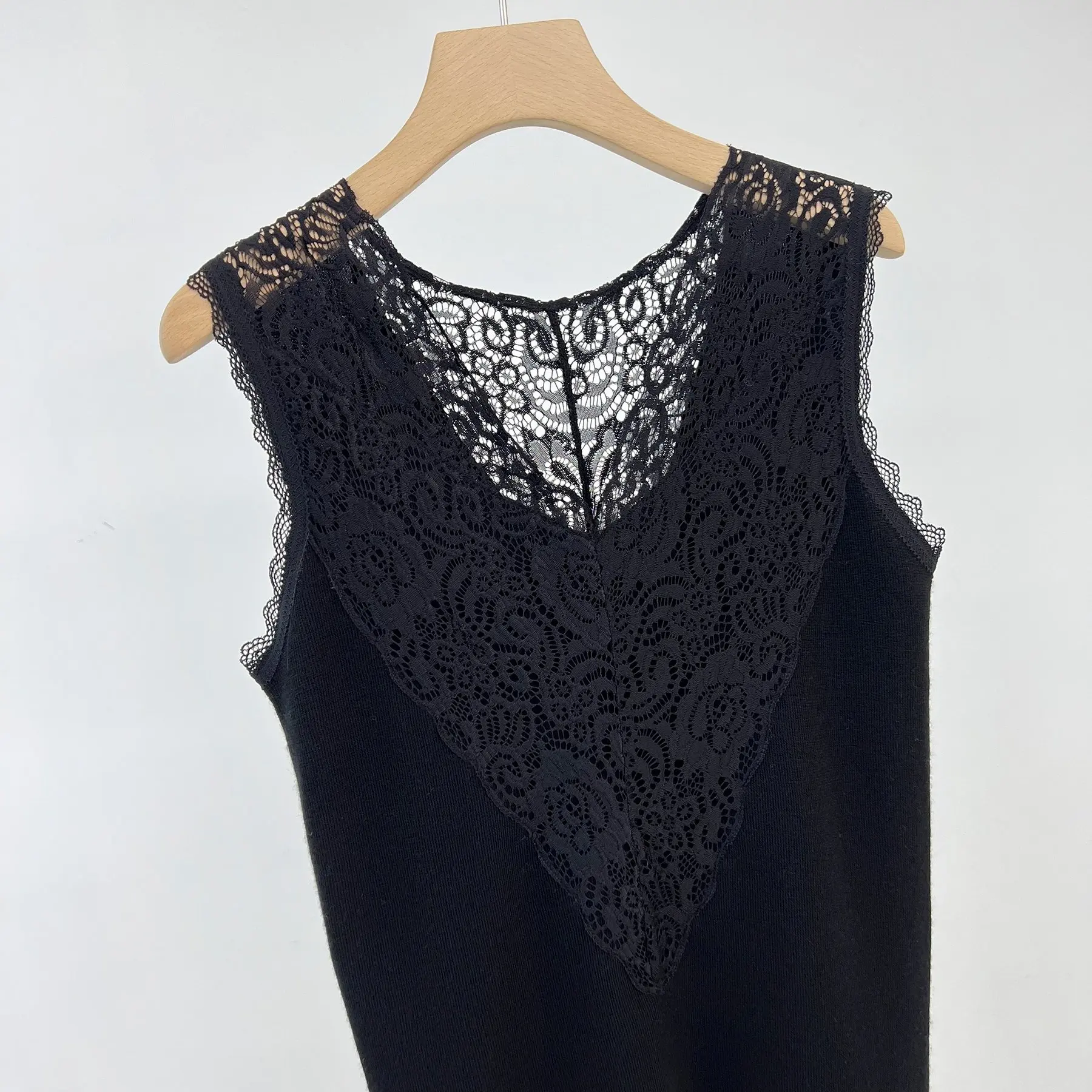 New Fall Women's Clothing 2023 Sexy Lace Base V-neck Sleeveless Vest 0925