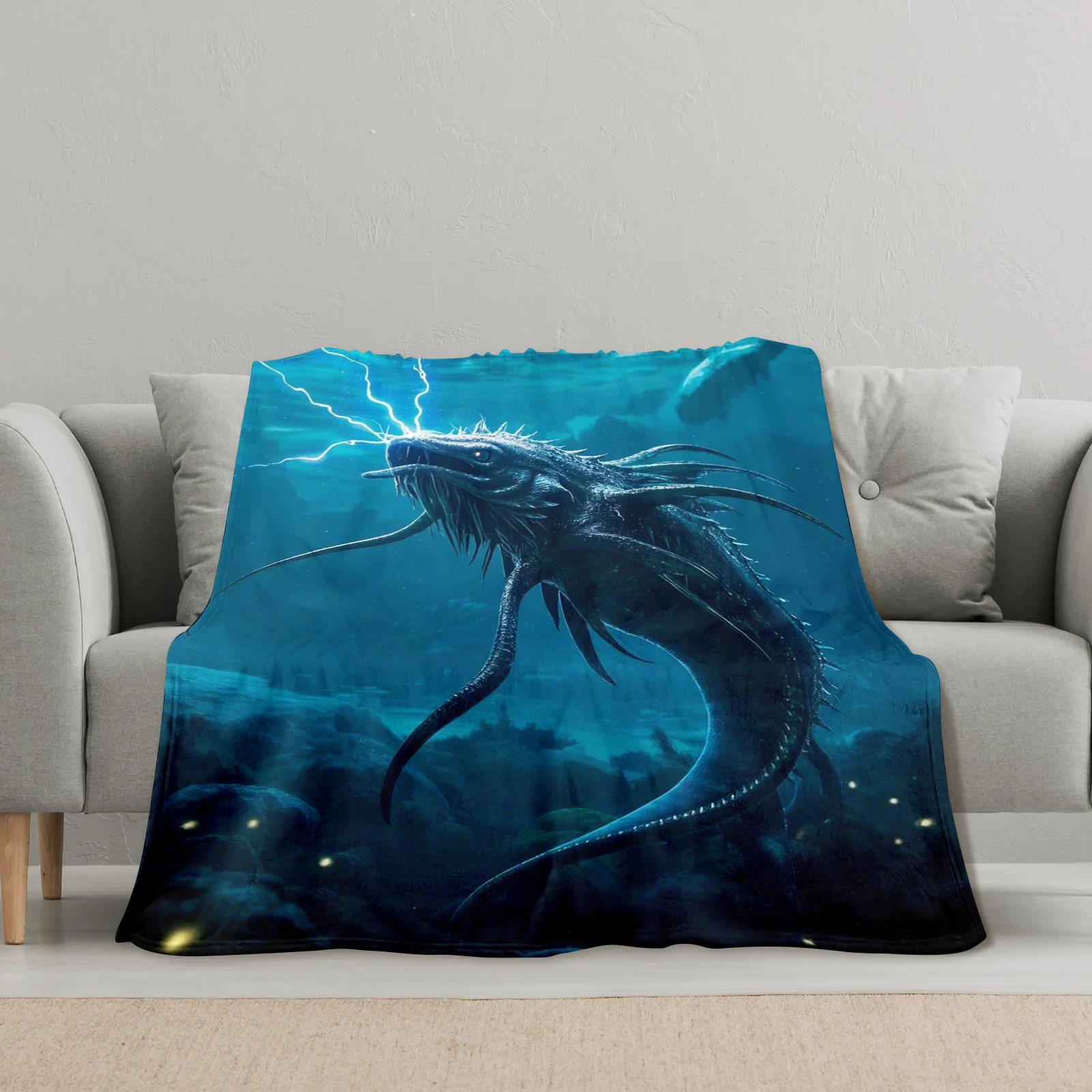 Необычное электрическое одеяло на тему угрей и глубоководства с темным