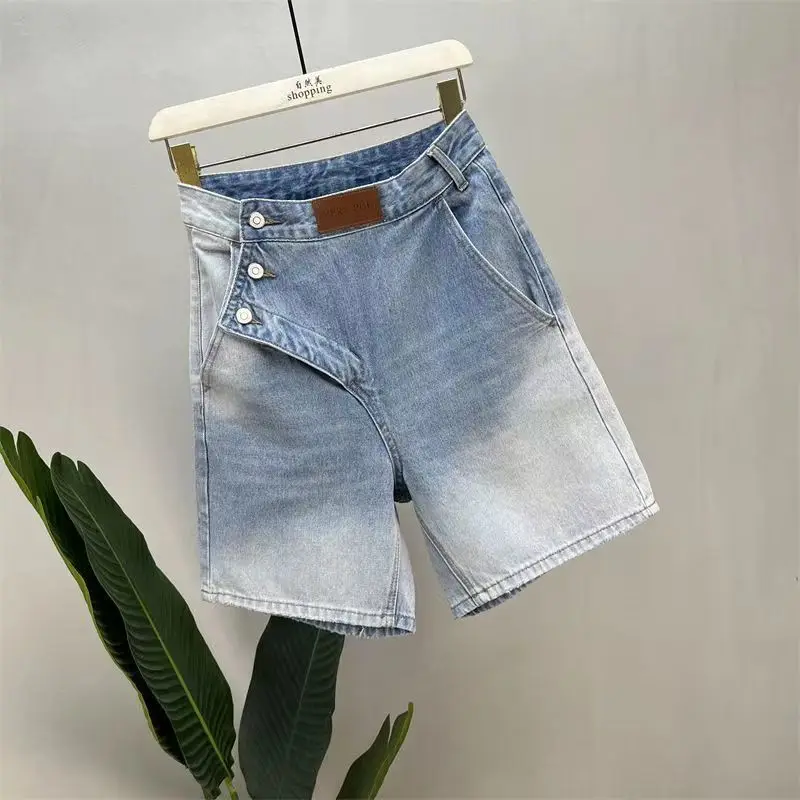 Рисунок 2 - Свободные джинсовые укороченные