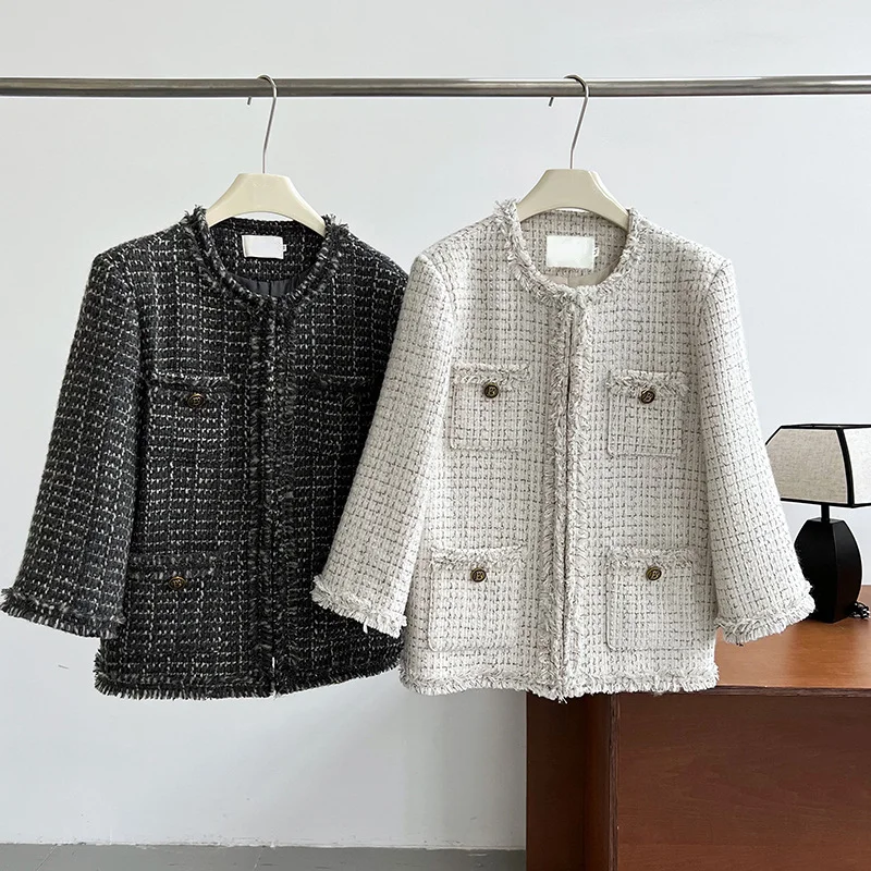 Рисунок 5 - Женская твидовая куртка с карманами