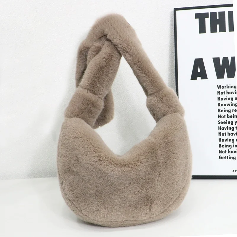 Рисунок 2 - Сумка на плечо женская из искусственного меха